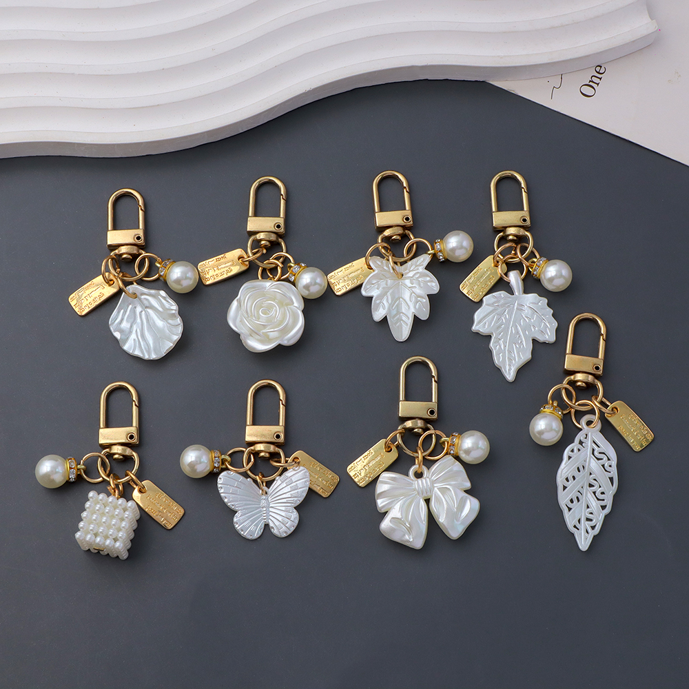 String Of Pearls Plant - Cute Pearl Flower Keychain Shiny Shell